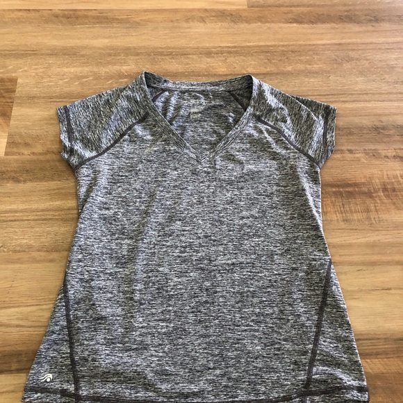 NWOT Ideology Athletic V-Neck S/S Top Sz SM - Picture 3 of 7